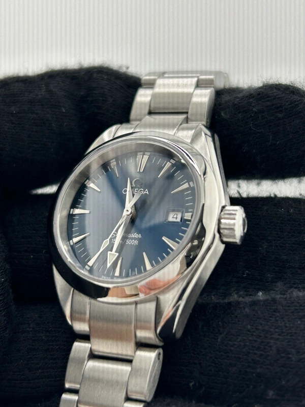 Omega Seamaster Date Blue Dial on Stainless Steel Bracelet Ref. 2577.80.00 Card 2006 view 3