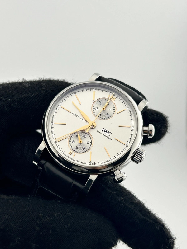 Iwc Portofino Chronograph 39 Silver Dial on Leather Strap Ref. IW391406 Complete 2023 view 3