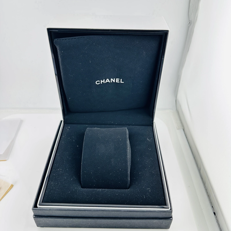 Chanel Boyfriend White Dial on Leather Ref. H0001 view 6