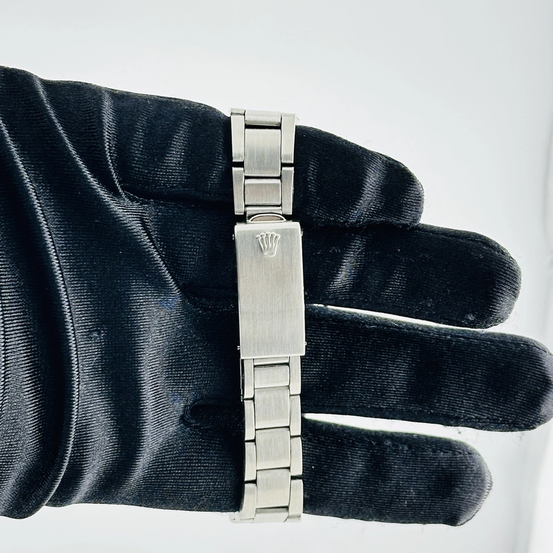 Rolex Air-King Silver Dial on Folded Oyster Ref. 5500 Papers 1977 view 4