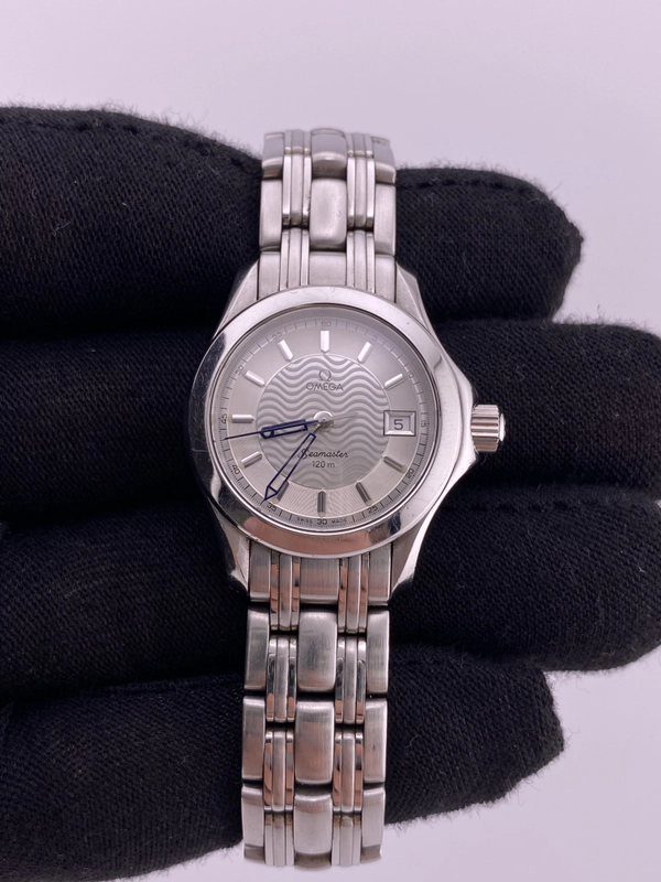 Omega Seamaster 120m Silver Dial on Stainless Steel Bracelet Ref. 2571.31 view 2