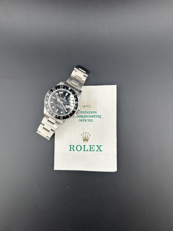 Rolex GMT-Master Black Dial on Oyster Ref. 16700 Papers 2000 view 7