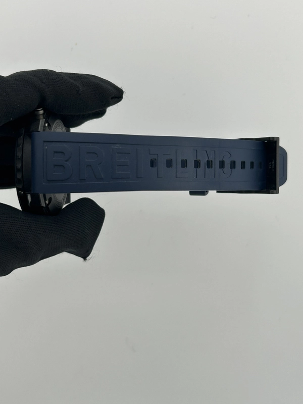 Breitling Endurance Pro Black Dial on Rubber Strap Ref. X82310D51B1S1 Complete view 5