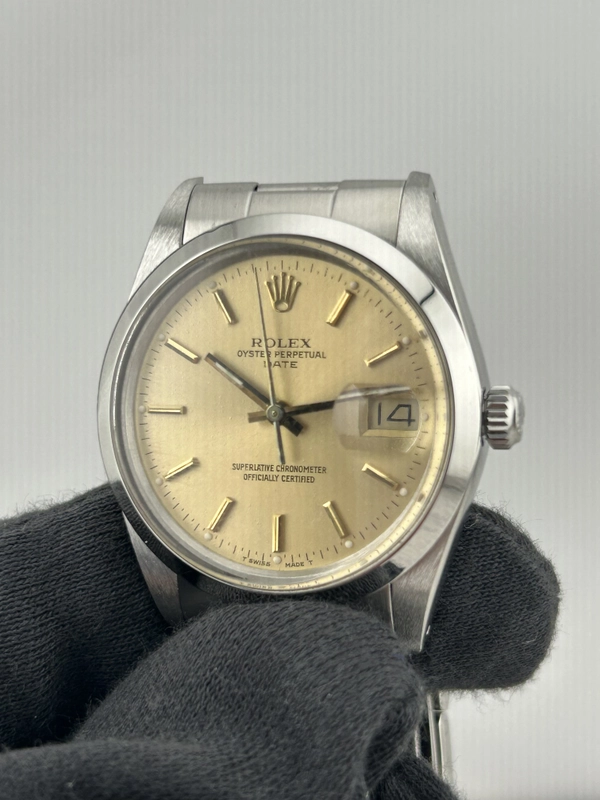 Rolex Oyster Perpetual Date Champagne Dial on Oyster Bracelet Ref. 15000 Papers 1988 view 3