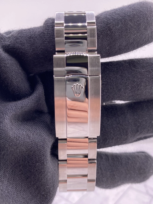 Rolex Sky Dweller Blue Dial on Oyster Ref. 326934 Card 2018 view 4