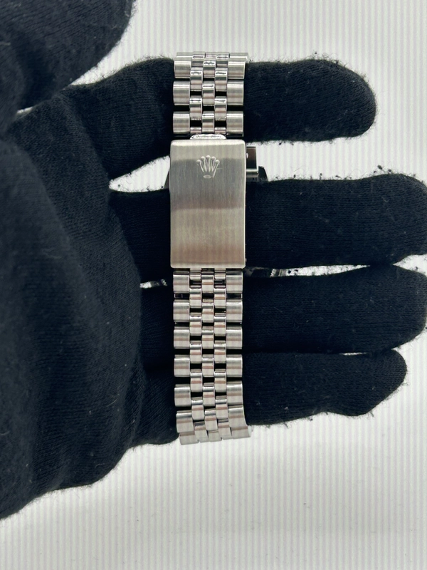 Rolex Datejust 36 Silver Stick Dial on Jubilee D Link Bracelet Ref. 1601 1976 view 4