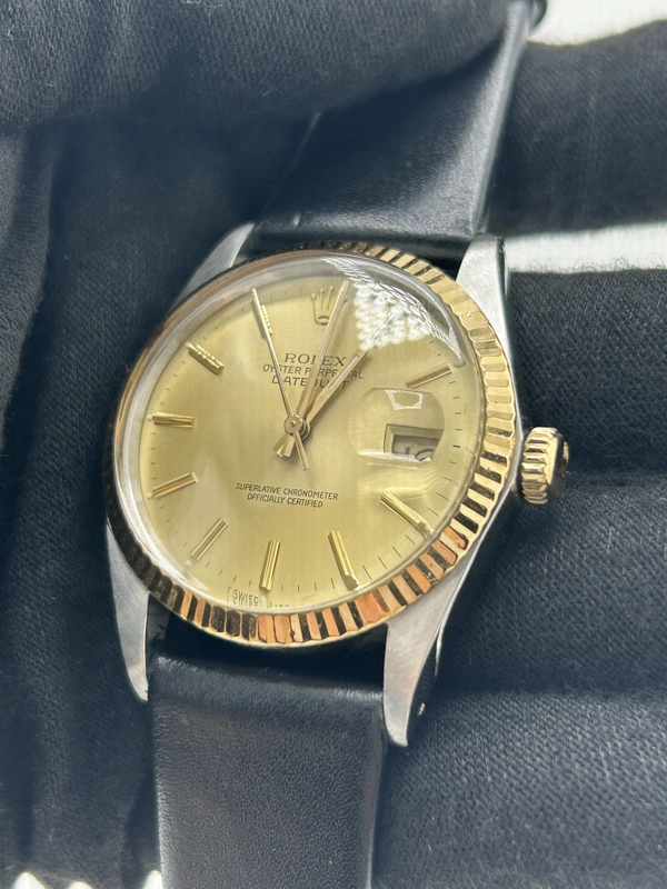 Rolex Datejust 36 Champagne Stick Dial on Generic Black Leather Strap Ref. 16013 1988 view 3