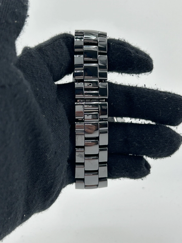 Chanel J12 Black Dial on Stainless Steel Bracelet Ref. H0685 view 4