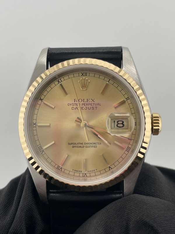 Rolex Datejust 36 Champagne Stick Dial on Generic Black Leather Band Ref. 16233 1995 view 3