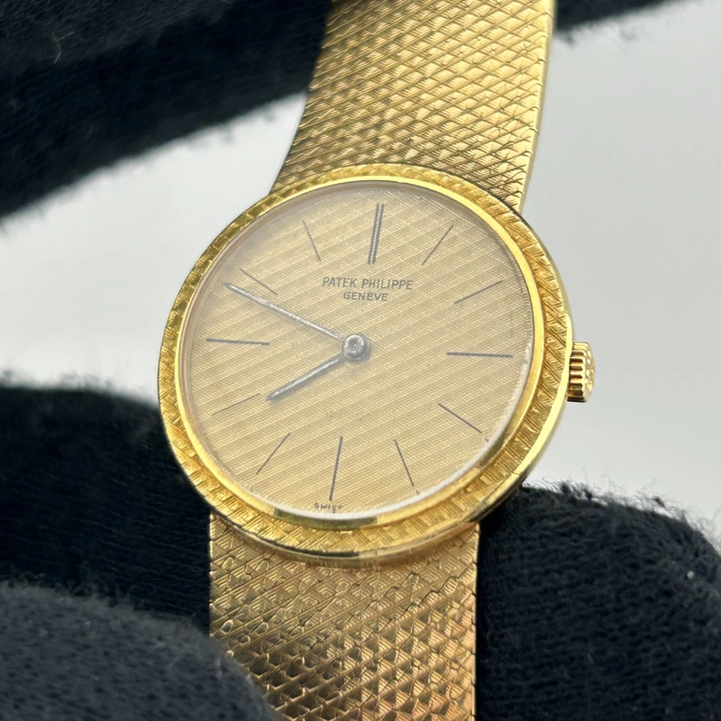 Patek Philippe Calatrava Gold Dial on Mesh Ref. 3338 view 2