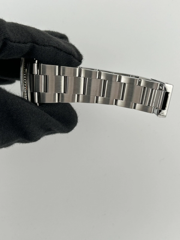 Rolex Datejust 36 Silver Stick Refinished Dial on Oyster Bracelet Ref. 1601 1963 view 4