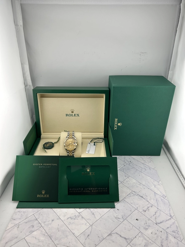 Rolex Datejust Champagne Index Dial on D Link Jubilee Bracelet Ref. 278273 Complete 2026 view 7