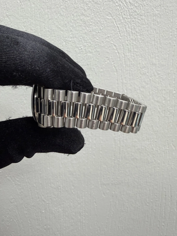 Rolex Datejust Blue Myriad Diamond Dial on President Ref. 68246MG 1998 view 3