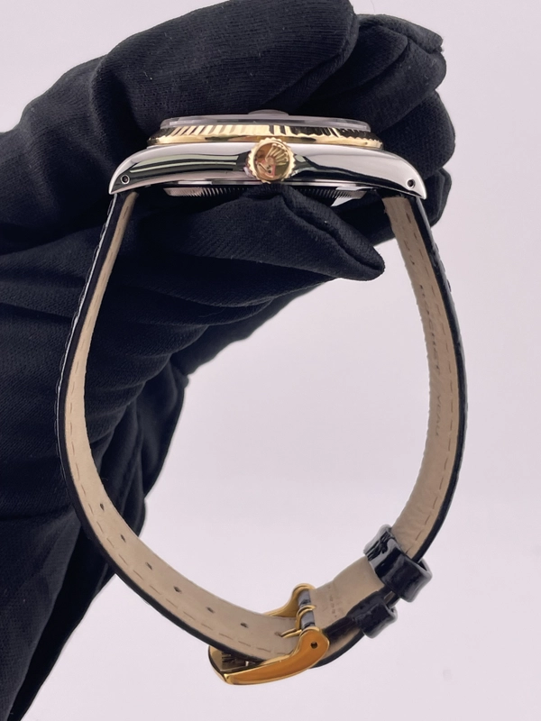 Rolex Datejust 36 Champagne Stick Dial on Generic Black Leather Strap Ref. 16233 1988 view 6
