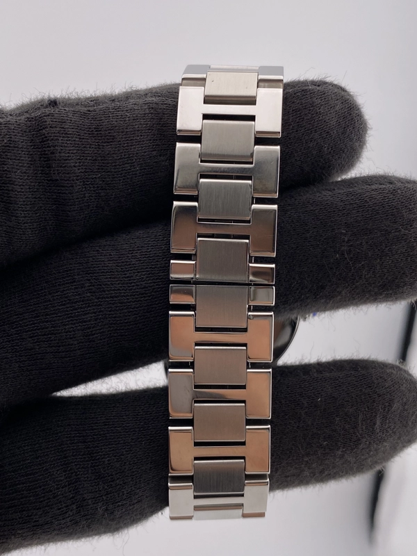 Cartier Ronde Solo Silver Roman Dial on Stainless Steel Bracelet Ref. W6701004 Papers 2011 view 4