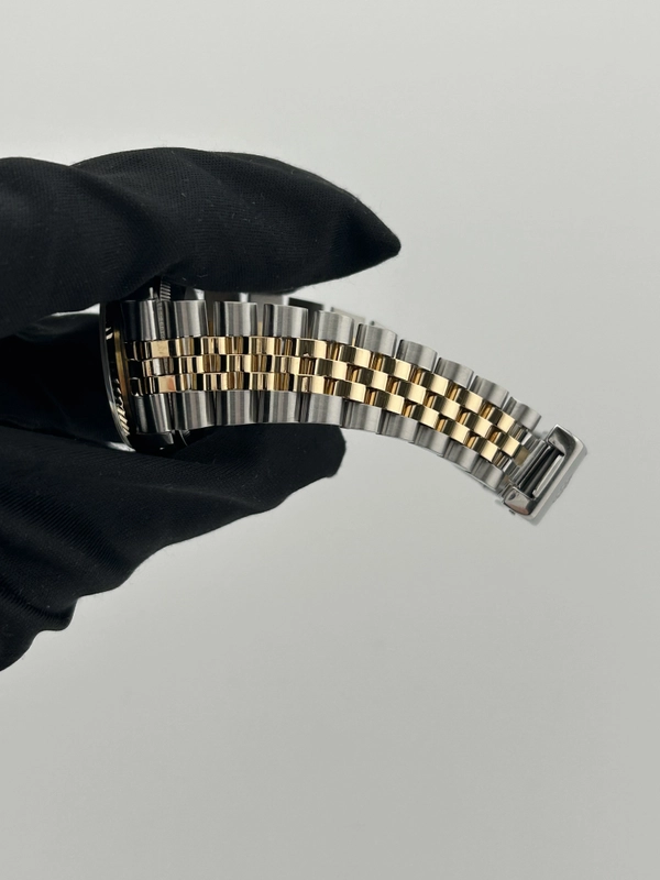 Rolex Datejust Champagne Diamond Dial on 2 Tone Jubilee D Link Bracelet Ref. 68273G 1988 view 5