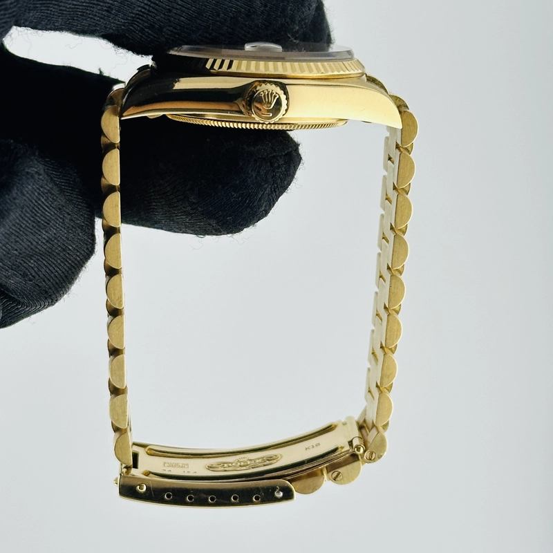 Rolex Daydate Champagne Stick Dial on President Bracelet / Old Buckle Ref. 18038 1979 view 6