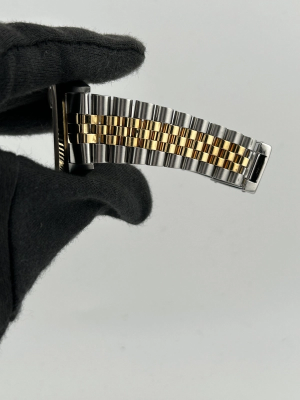 Rolex Datejust Champagne Stick Dial on Jubilee D Link Bracelet Ref. 16233 1995 view 5
