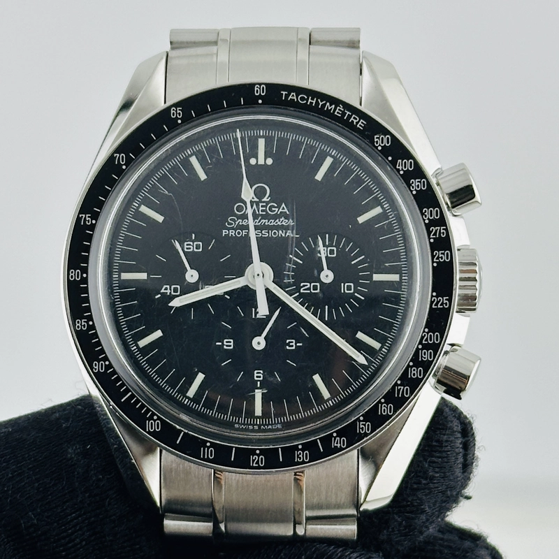Omega Speedmaster Hesalite Black Dial on Stainless Steel Bracelet Ref. 3572.50.00 Card Open Date view 3