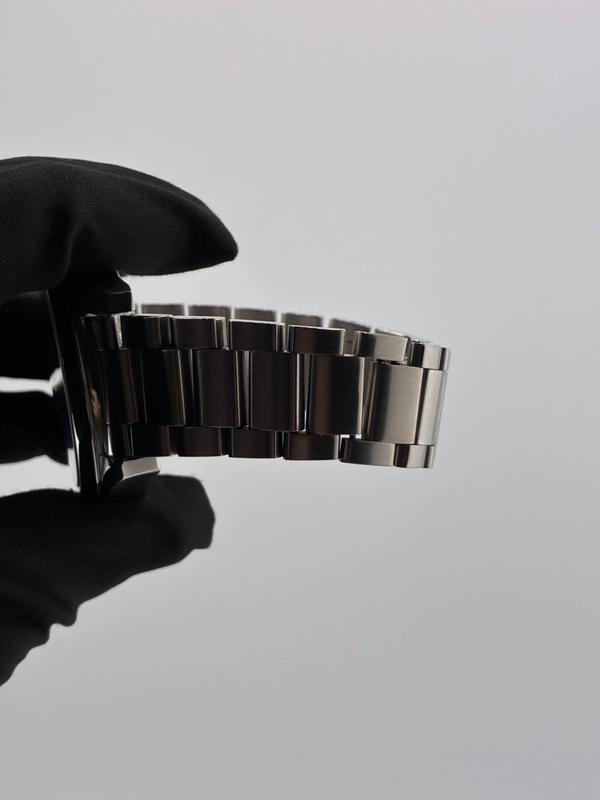 Omega Seamaster Aqua Terra White Dial on Stainless Steel Bracelet Ref. 231.10.44.50.04.001 Card 2012 view 5