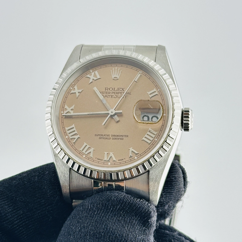 Rolex Datejust Salmon Roman Dial on Jubilee Ref. 16220 1995 view 3
