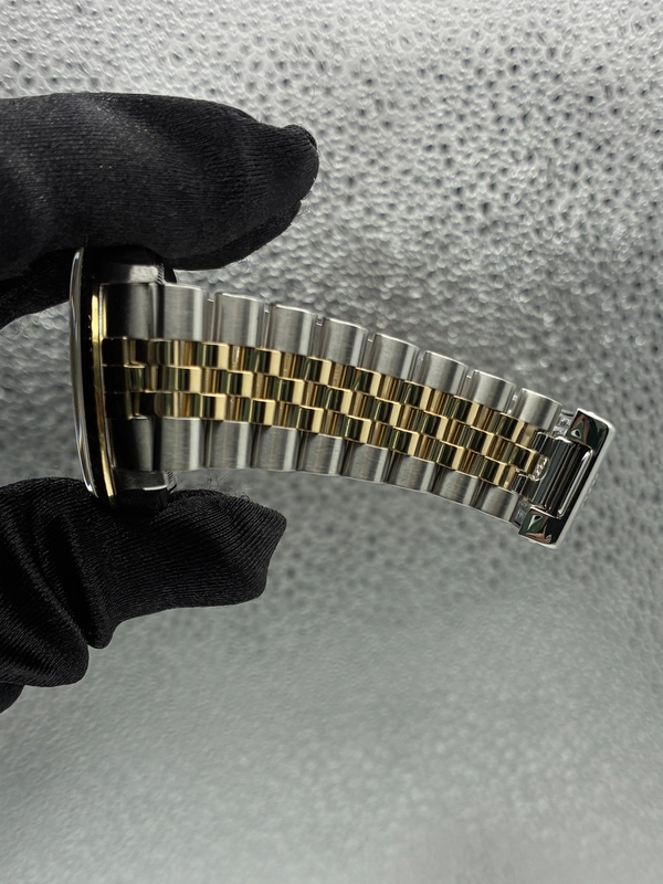 Rolex Datejust Champagne Diamond Factory Dial on Jubilee Ref. 16233G 1994 view 3