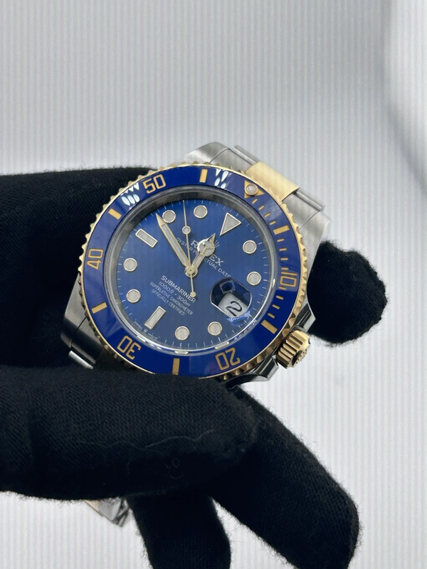 Rolex Submariner Blue Dial on Oyster Ref. 126613LB Card 2024 view 3