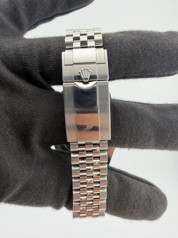 Rolex GMT-Master II Pepsi Black Dial on Jubilee D Link Bracelet Ref. 126710BLRO Card 2021 view 3