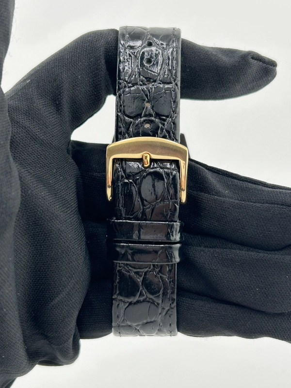 Rolex Datejust 36 Champagne Stick Dial on Generic Black Leather Strap Ref. 16233 1988 view 4