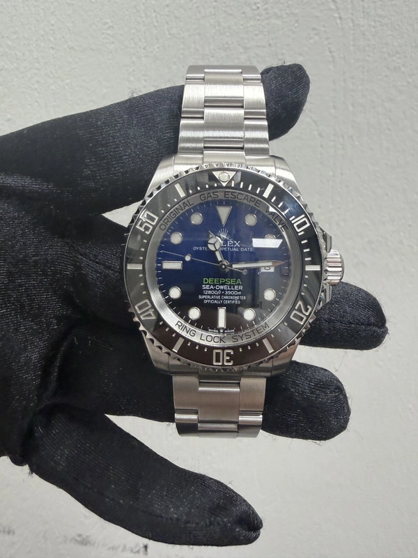 Rolex Sea-Dweller Deepsea Blue James Cameron Dial on Oyster Ref. 126660 Card 2019 view 2