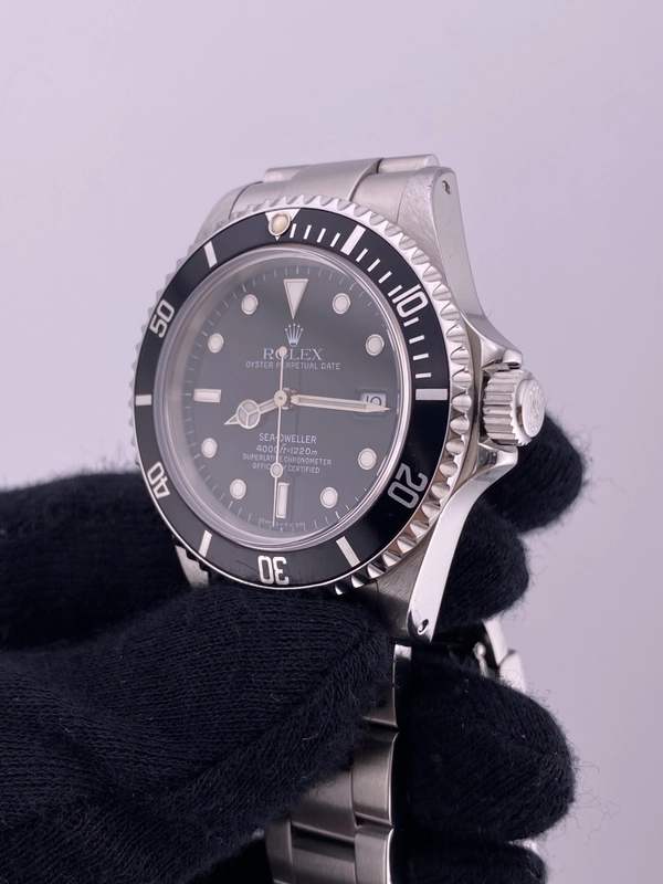 Rolex Sea-Dweller Black Dial on Oyster Ref. 16600 view 3