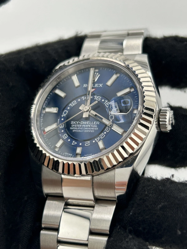 Rolex Sky Dweller Blue Dial on Oyster Ref. 326934 Card 2022 view 3