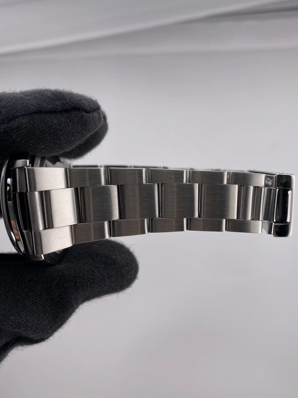 Rolex Datejust 36 Silver Stick Dial on Jubilee Ref. 16200 Papers 1999 view 5