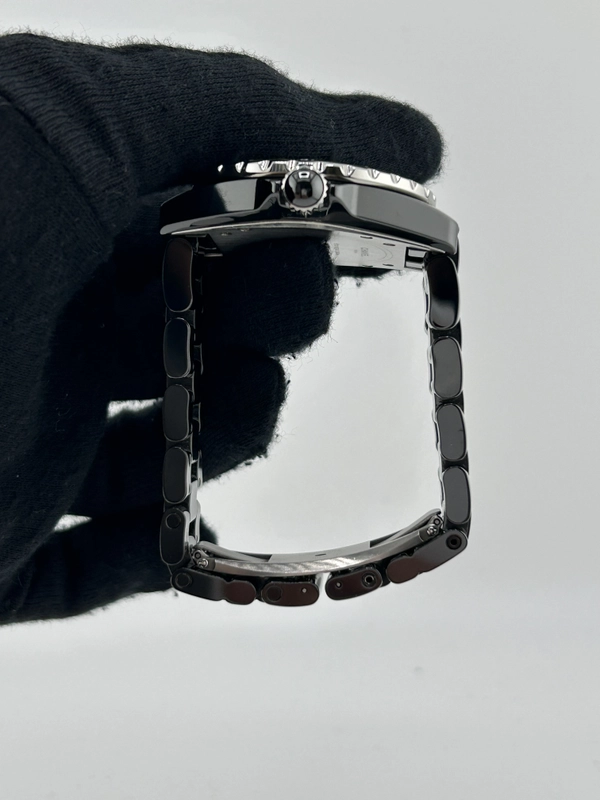 Chanel J12 Black Dial on Stainless Steel Bracelet Ref. H0685 view 6