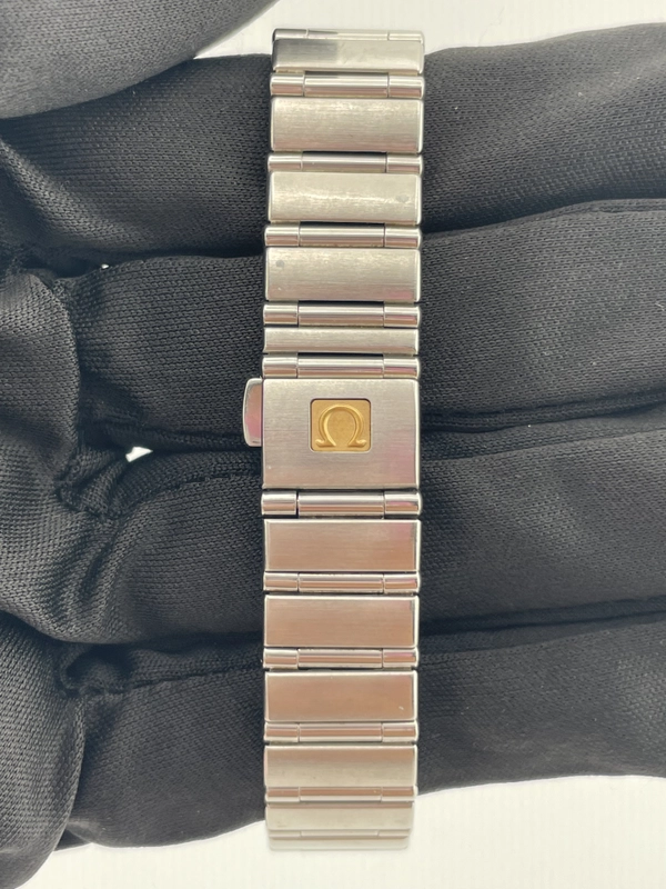 Omega Constellation White Dial on Stainless Steel Bracelet Ref. 1562.3 Card 2004 view 5