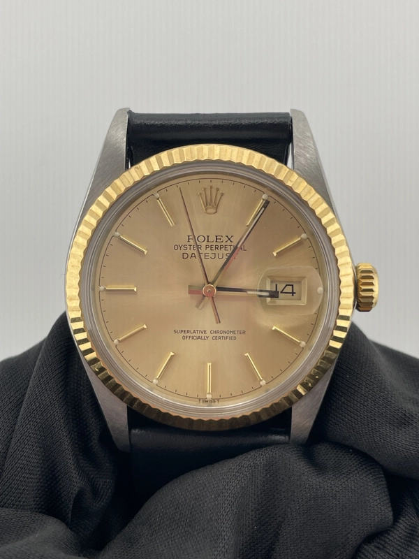 Rolex Datejust 36 Champagne Stick Dial on Generic Black Leather Band Ref. 16013 1987 view 3