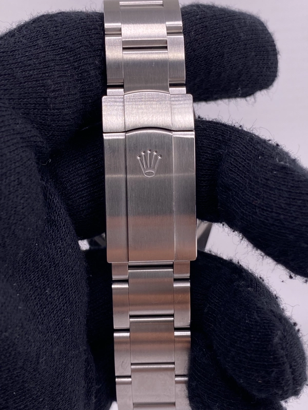 Rolex Oyster Perpetual Lavender Dial on Oyster Ref. 126000 Card 2025 view 3