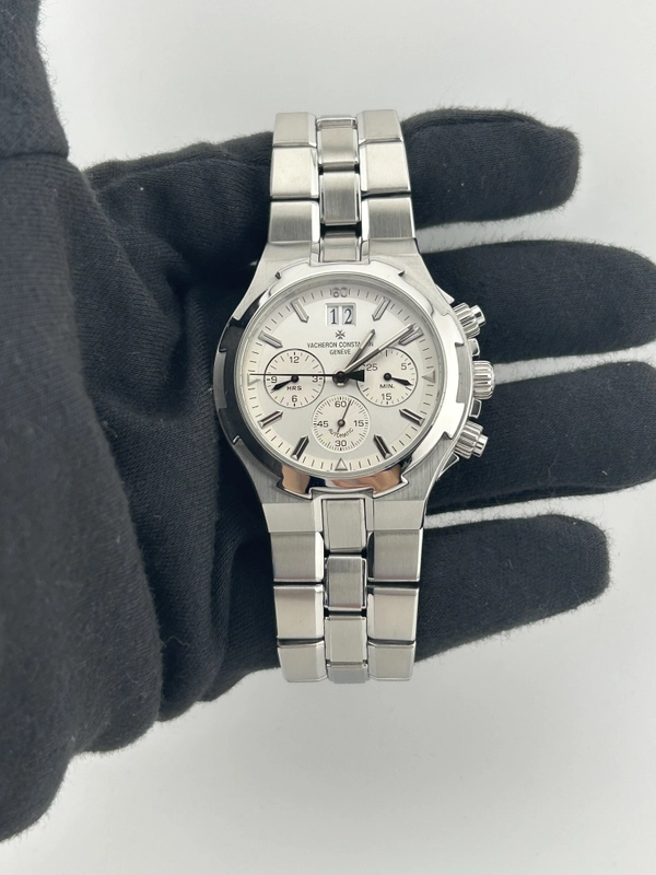 Vacheron Constantin Overseas Silver Dial on Stainless Steel Ref. 49140/423A-8790 Complete 2004 view 2
