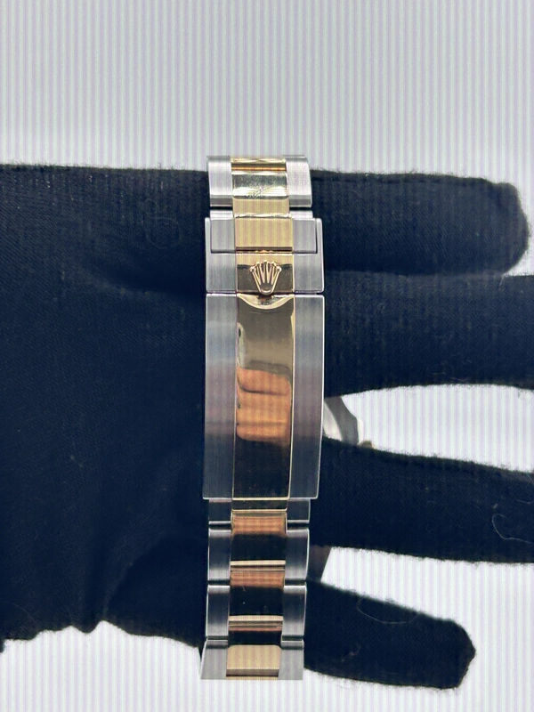 Rolex Submariner Black Dial on Oyster Ref. 126613LN Card 2021 view 4