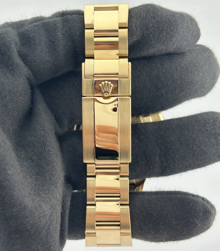 Rolex Yacht-Master II White Dial on Oyster Ref. 116688 Card 2008 view 4