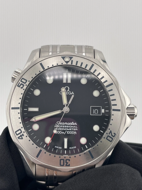 Omega Seamaster Black Dial on Stainless Steel Bracelet Ref. 2251.5 Card 2016 view 3