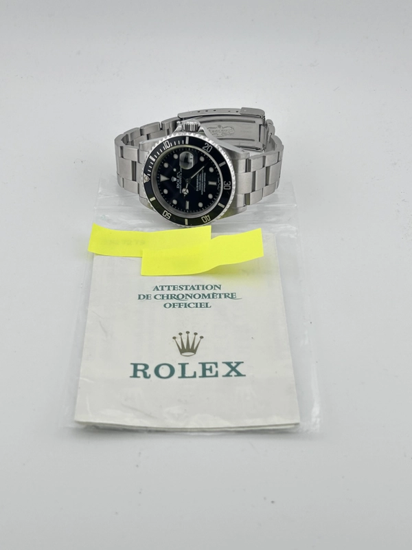 Rolex Submariner Black Dial on Oyster Ref. 16610 Papers 2000 view 7