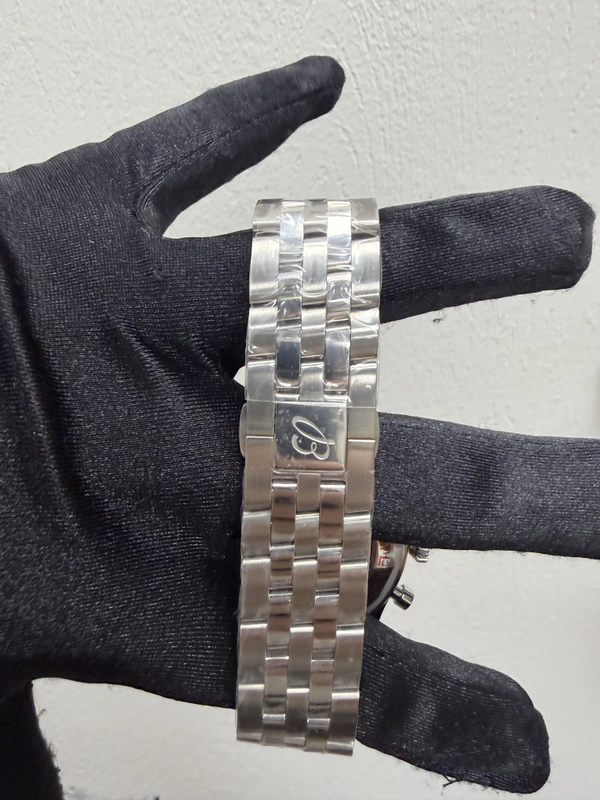Breitling Super AVI B04 Chronograph GMT Green Dial on Bracelet Ref. AB04452A1L1A1 Card 2026 view 3