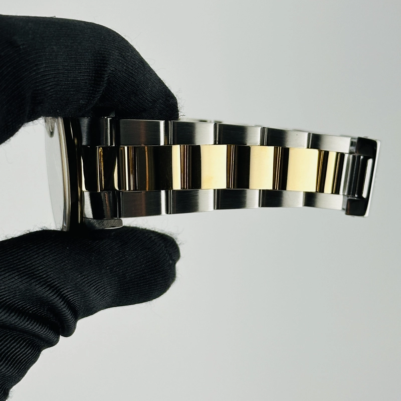 Rolex Datejust Champagne Stick Dial on Oyster Ref. 16203 Papers 2002 view 4