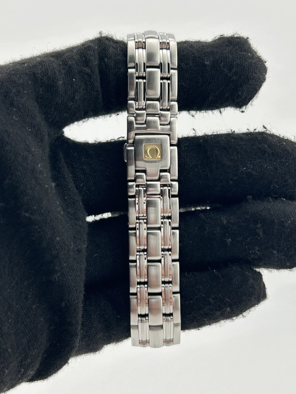 Omega Seamaster 120m Silver Dial on Stainless Steel Bracelet Ref. 2581.31.00 view 4