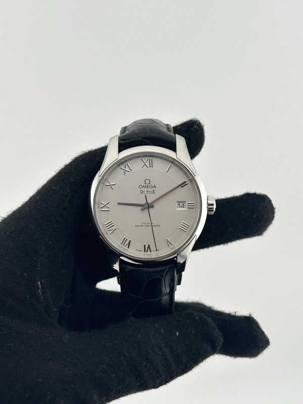 Omega De Ville Silver Roman Dial on Leather Ref. 433.13.41.21.02.001 Complete Open Date view 2