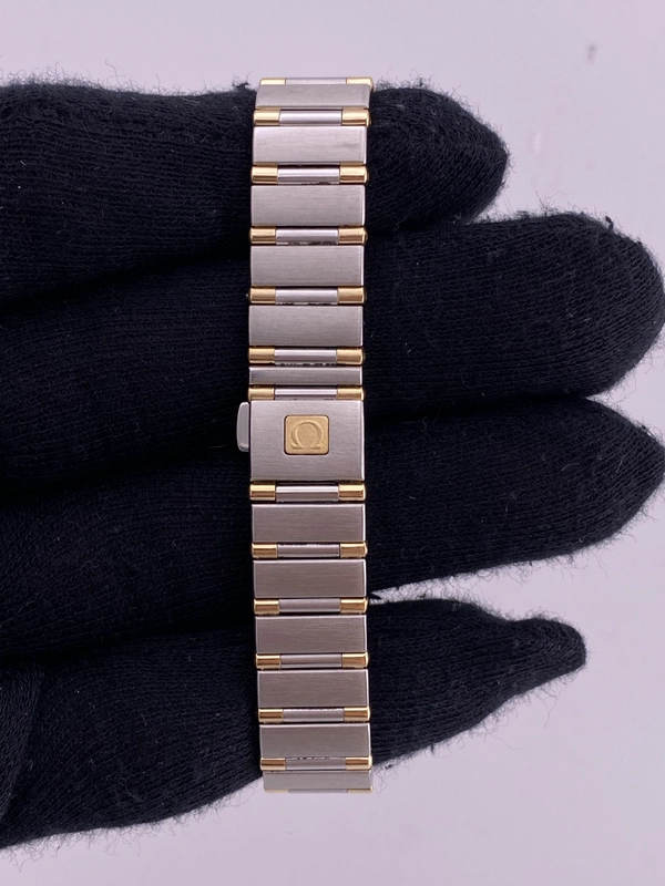 Omega Constellation White Dial on Stainless Steel & Yellow Gold Ref. 1262.70 view 4