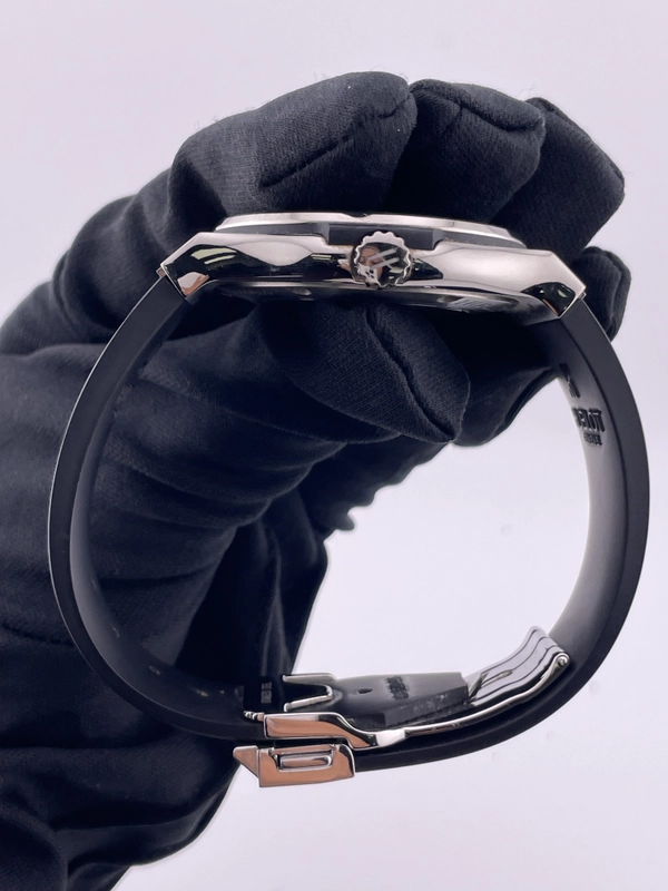 Hublot Classic Fusion Black Dial on Rubber Strap Ref. 542.NX.1270.RX view 7