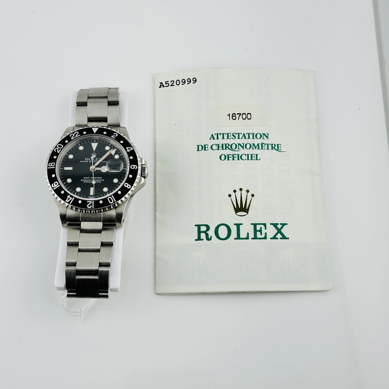 Rolex GMT-Master Black Dial on Oyster Ref. 16700 Papers 2000 view 6