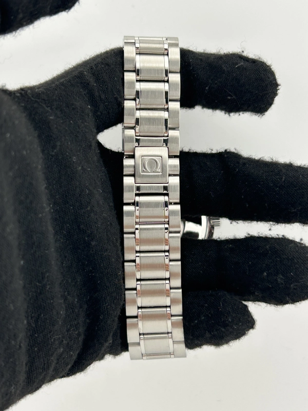 Omega Speedmaster Black Dial on Stainless Steel Bracelet Ref. 3513.5 Card 2000 view 4